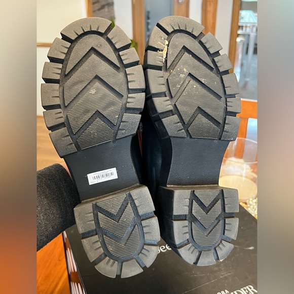 Torrid Faux Leather Lug Chunky Platform Heeled Slip On Black Loafers - Picture 7 of 9